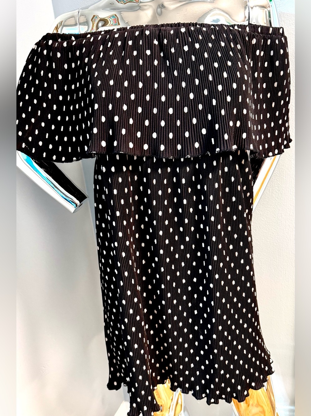 Umgee Black & White Polka Dot Off-Shoulder Skater Skirt